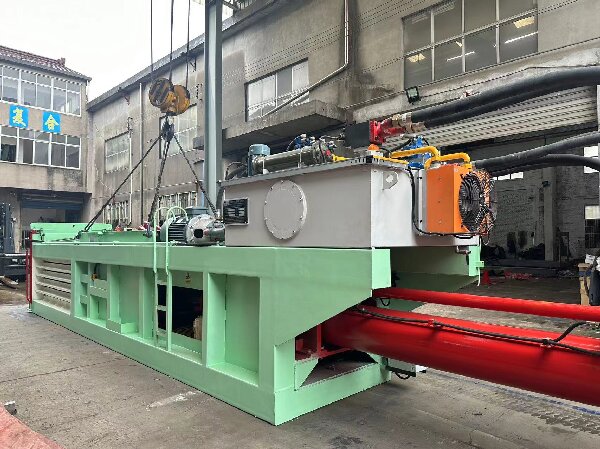 plastic bottle baler (41).jpg