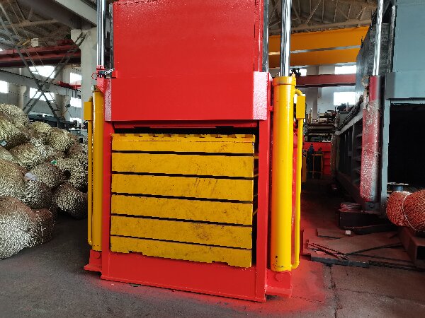 Semi-Automatic Horizontal Baler (91).jpg